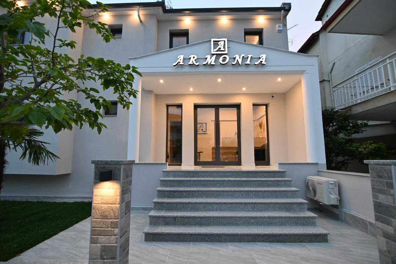 Armonia Luxury Suites Vrasná Buitenkant foto