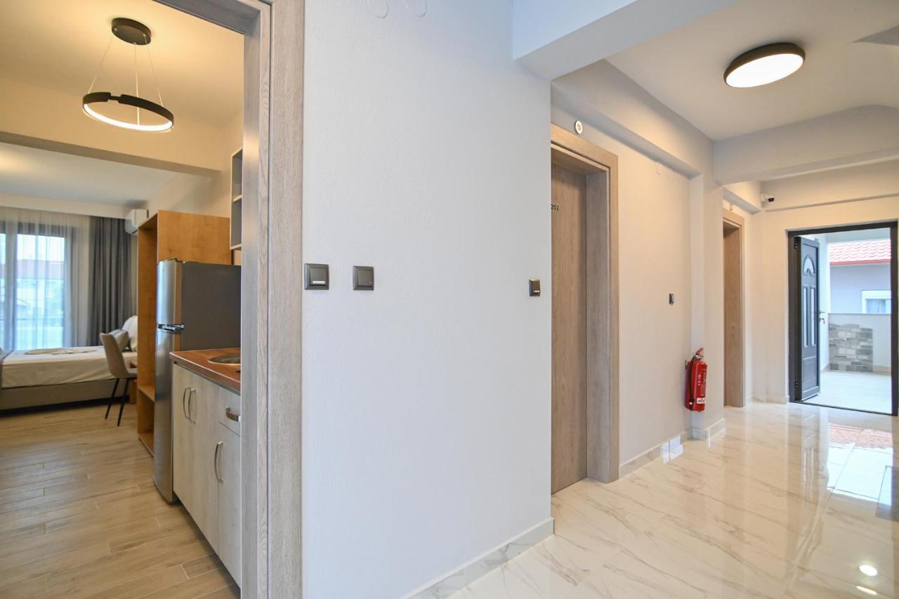Armonia Luxury Suites Vrasná Buitenkant foto