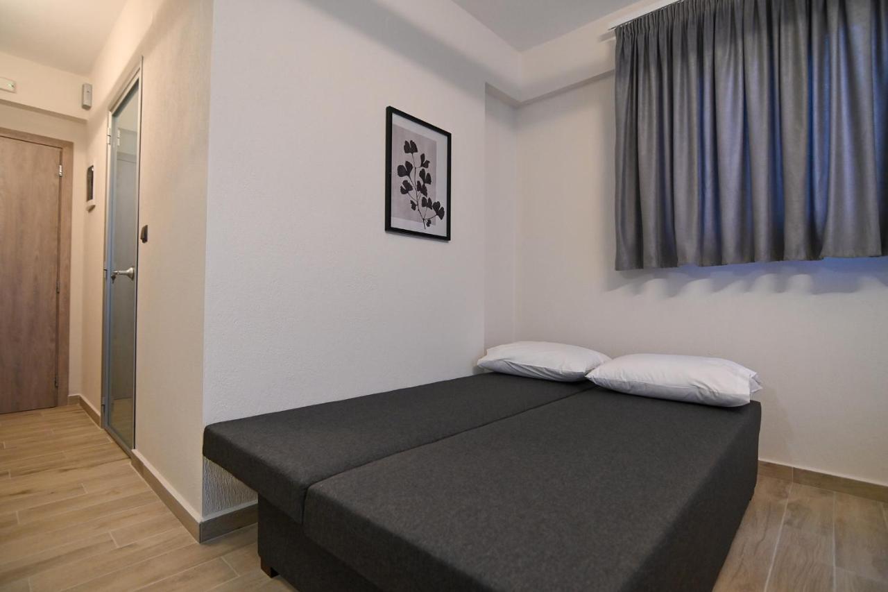 Armonia Luxury Suites Vrasná Buitenkant foto