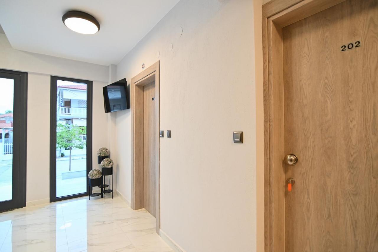Armonia Luxury Suites Vrasná Buitenkant foto