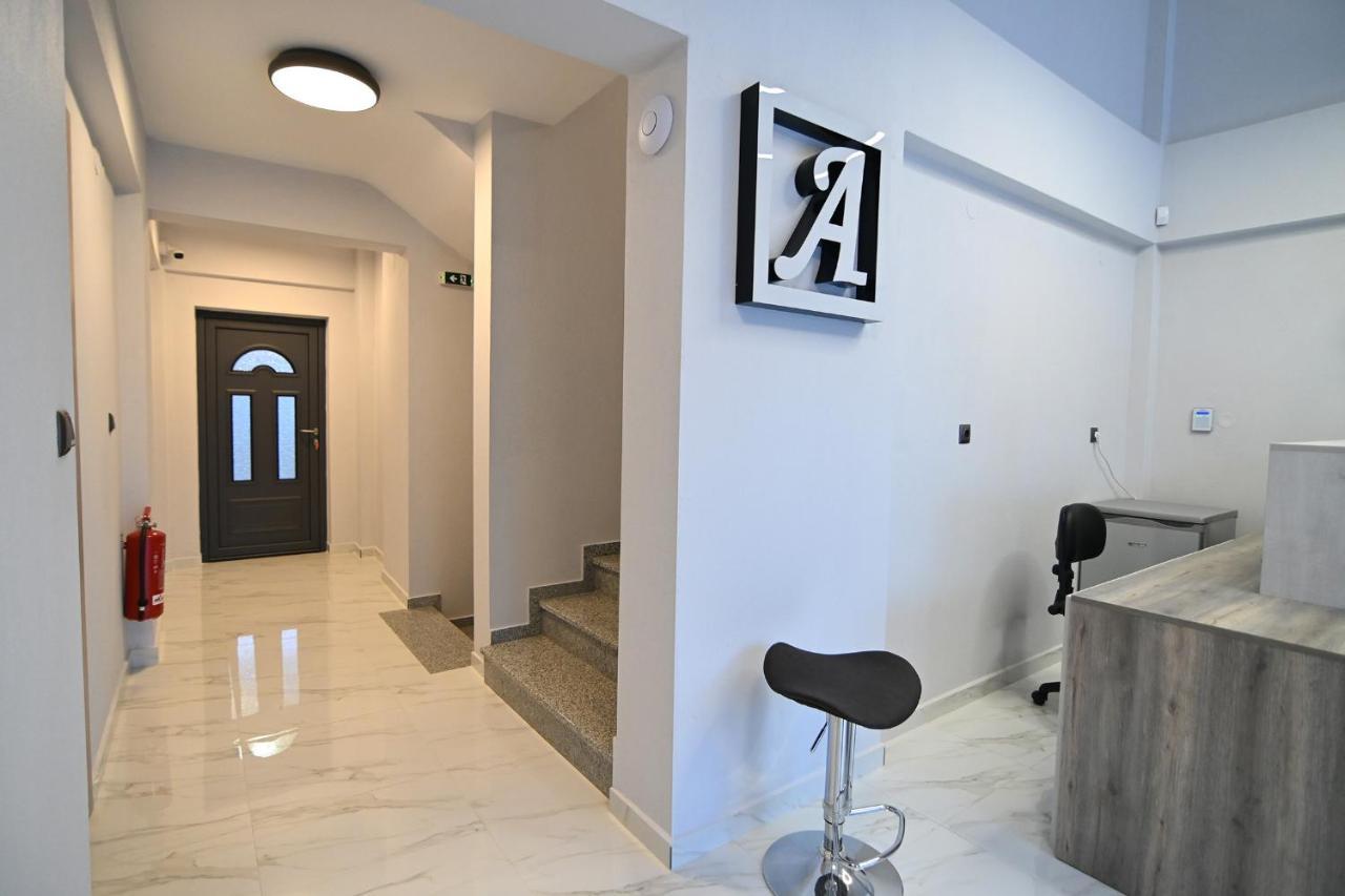 Armonia Luxury Suites Vrasná Buitenkant foto