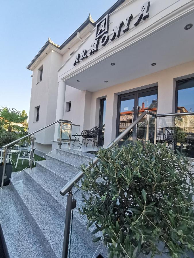 Armonia Luxury Suites Vrasná Buitenkant foto