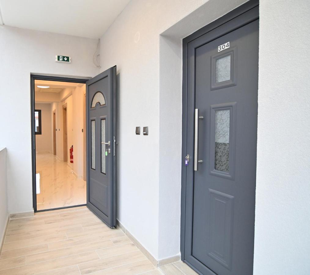 Armonia Luxury Suites Vrasná Buitenkant foto