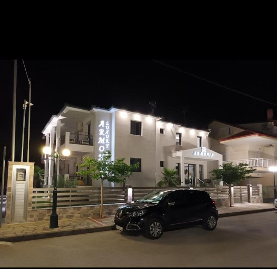 Armonia Luxury Suites Vrasná Buitenkant foto